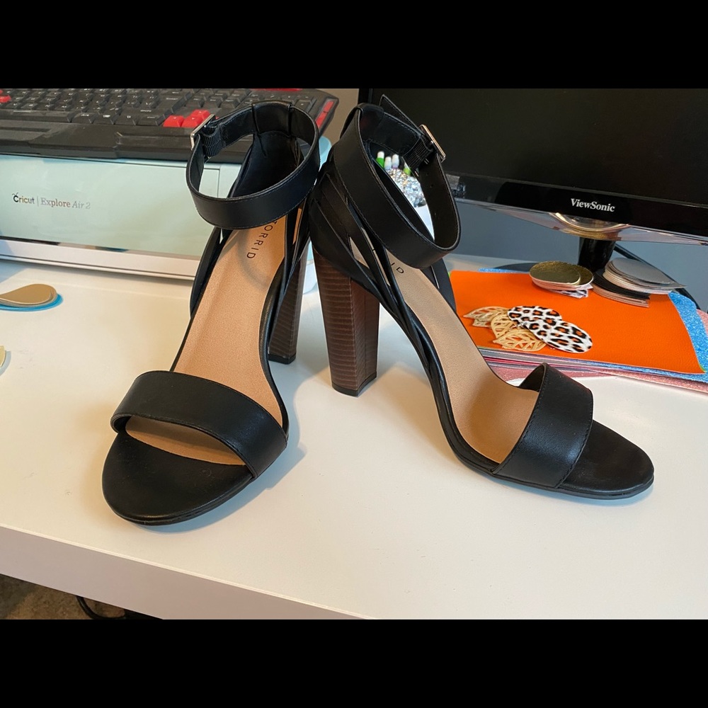 TORRID Size 10W - Women’s Black Strappy Heel.